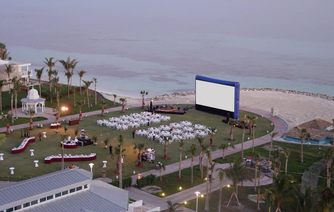DCP projection on outdoor movie screen DCP projection on outdoor movie screen